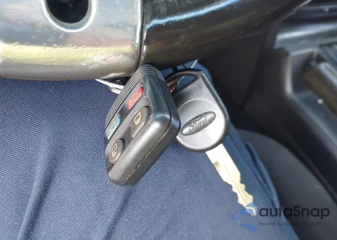 2008 Ford Mustang V6 Deluxe/V6 Premium from USA, damaged, VIN 1ZVHT80N285196801